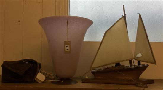 Wooden yacht table lamp, boxwood & ebony chess set & an Art Deco pink glass lamp